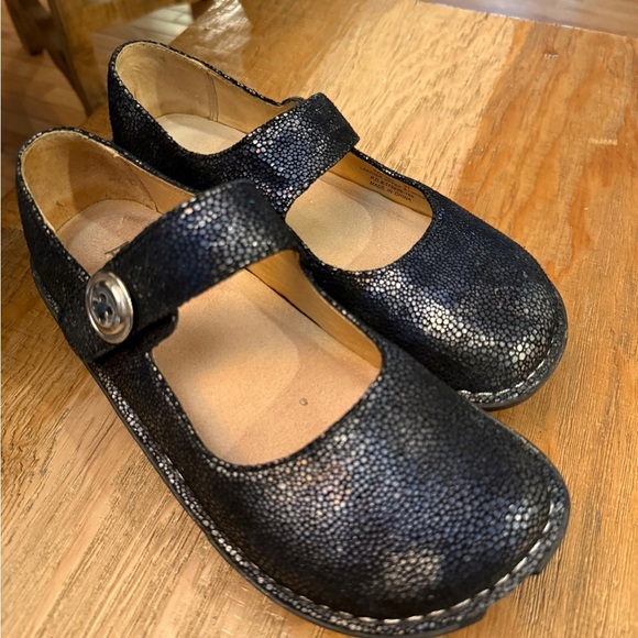 Alegria Textured Black Mary Jane Shoes like new see pics flaw on bottom - Picture 1 of 10